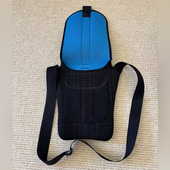 BUILT Messenger Air Black Neoprene Crossbody iPad Computer Bag - Picture 8 of 13